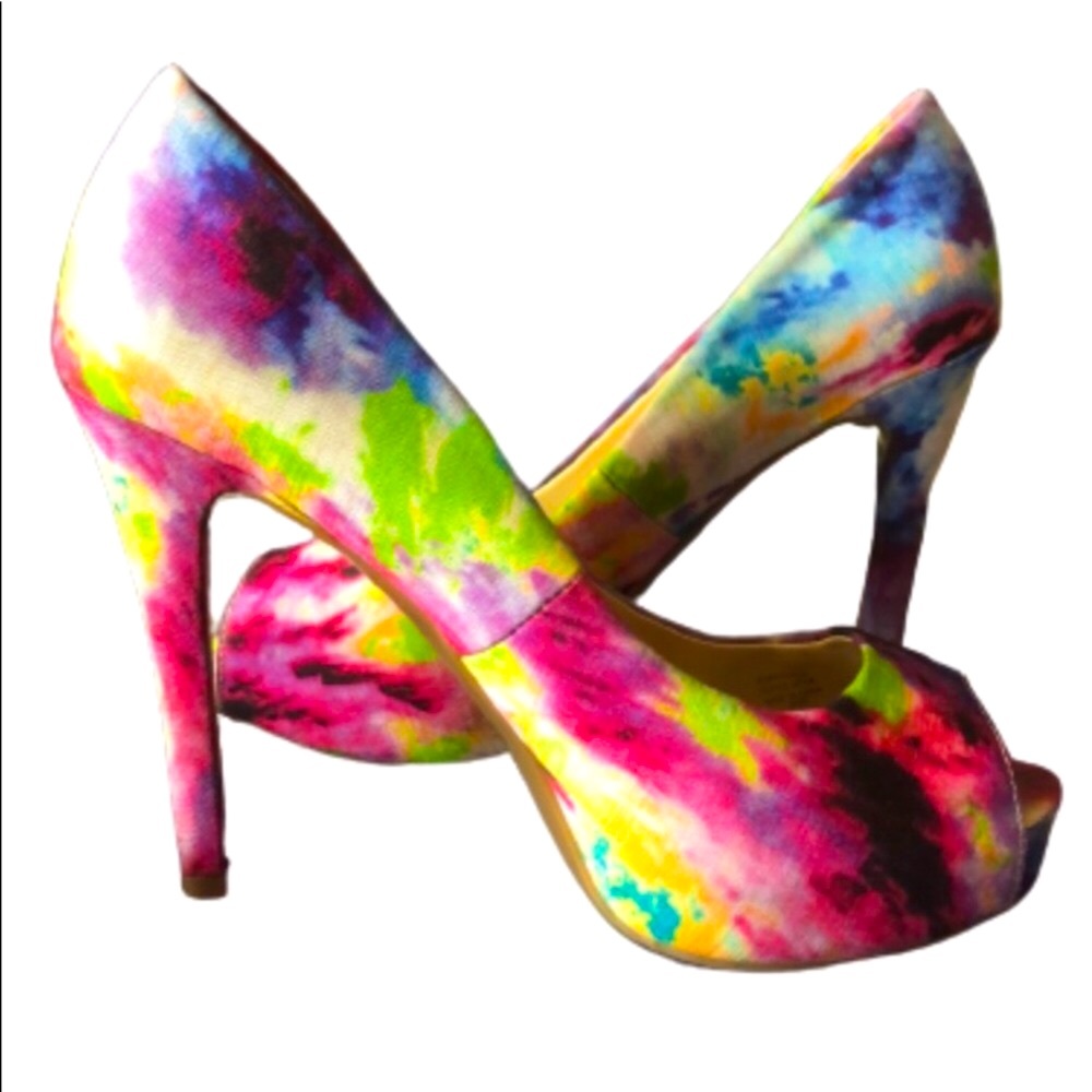 GUESS PATCHES STILETTO PEEP TOE PLATFORM PUMPS • sz 6.5M